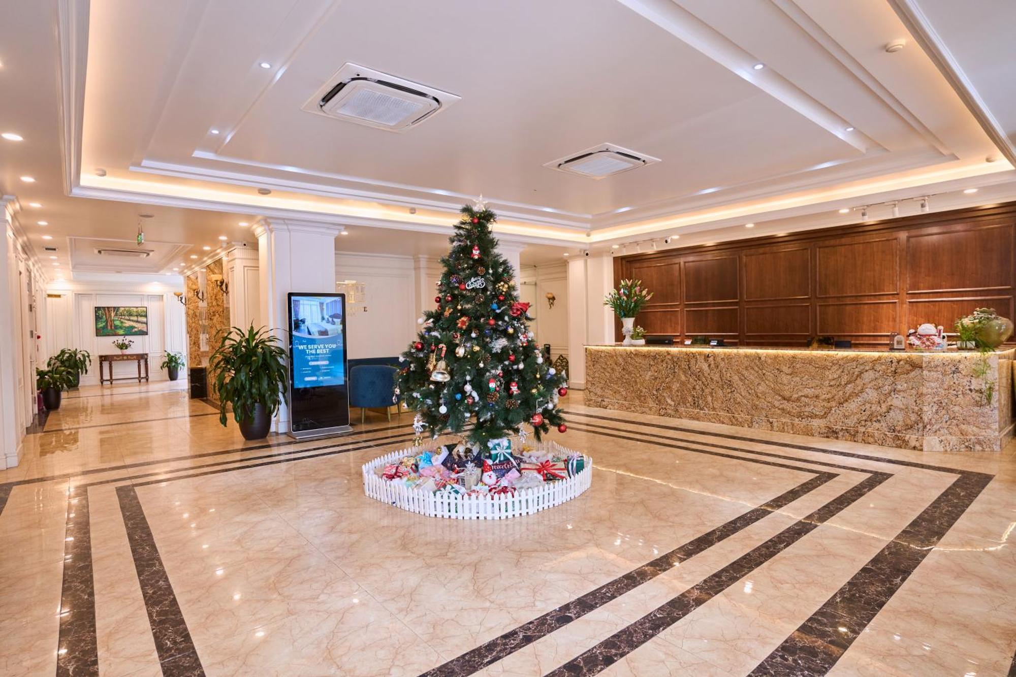 Le Haute Hotel Хайфонг Екстериор снимка