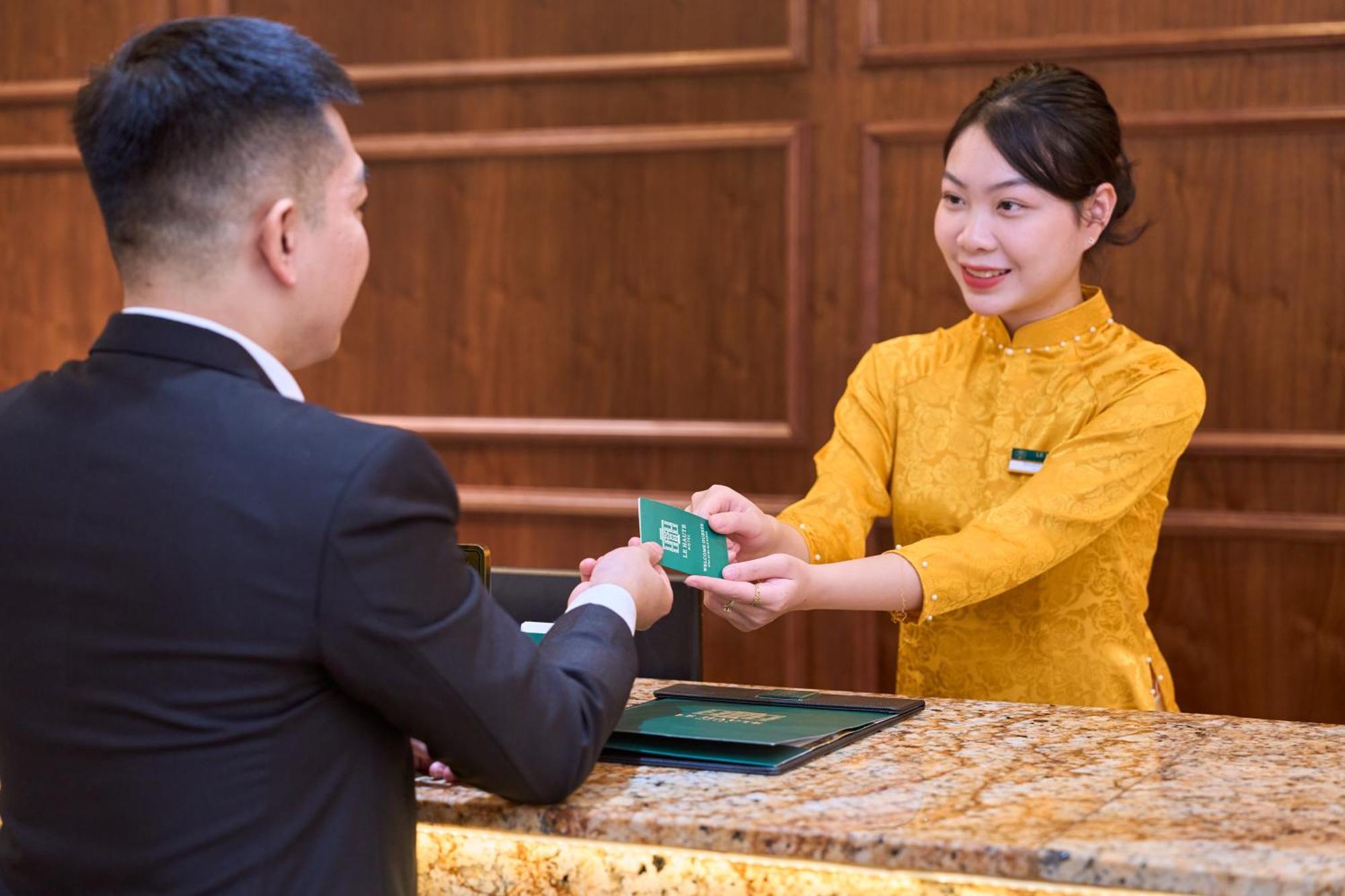 Le Haute Hotel Хайфонг Екстериор снимка
