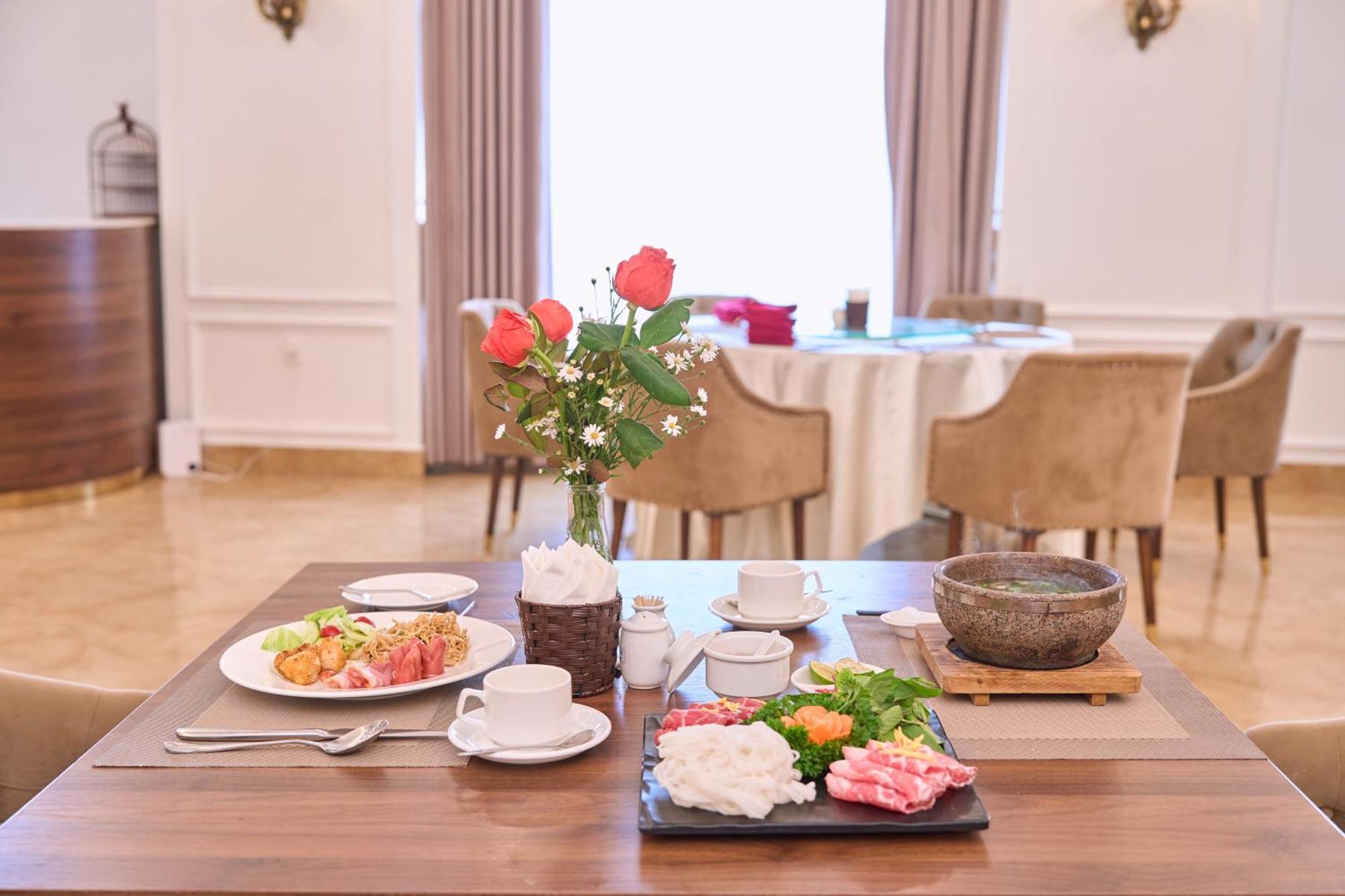 Le Haute Hotel Хайфонг Екстериор снимка
