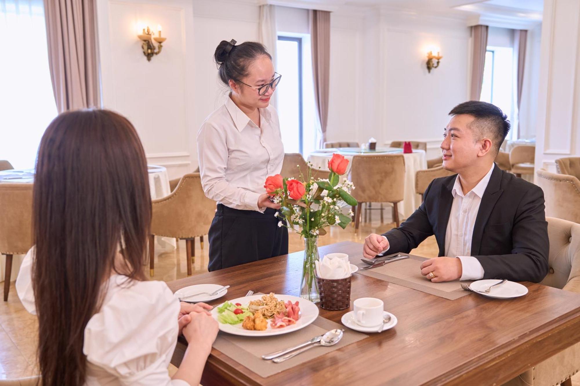 Le Haute Hotel Хайфонг Екстериор снимка