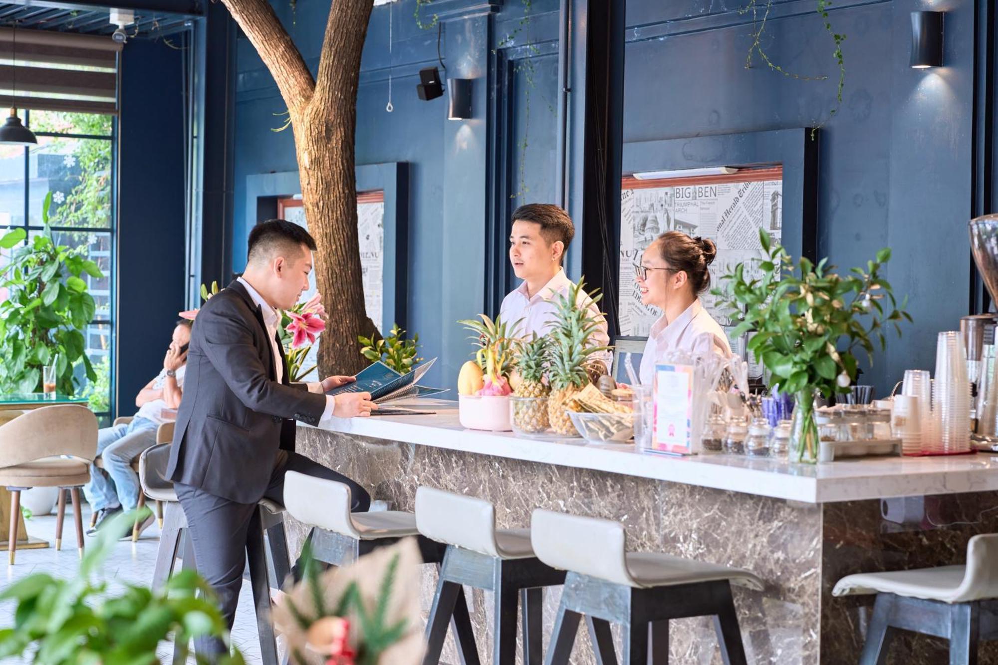 Le Haute Hotel Хайфонг Екстериор снимка